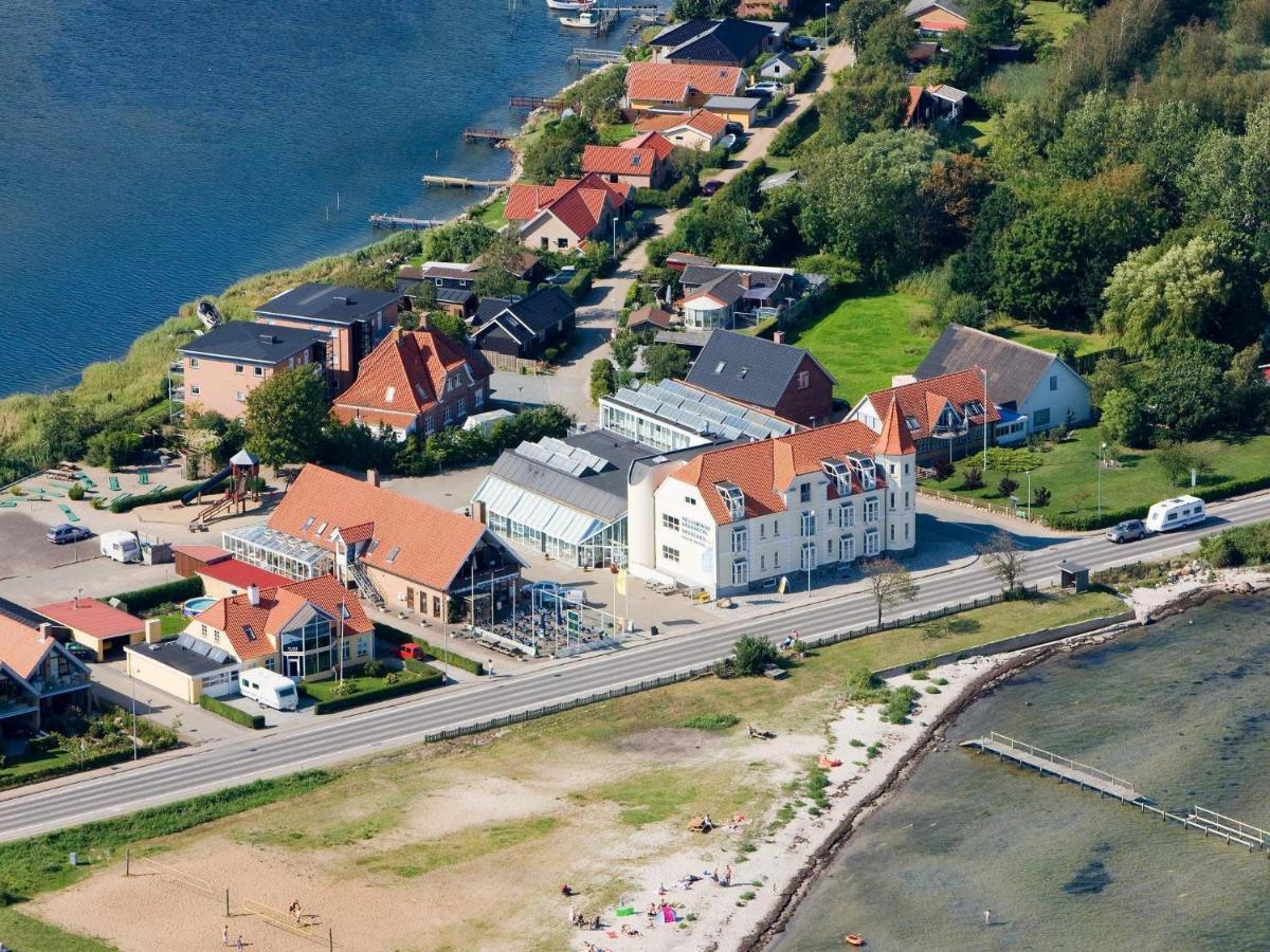6 Person Holiday Home On A Holiday Park In Hejls Buitenkant foto
