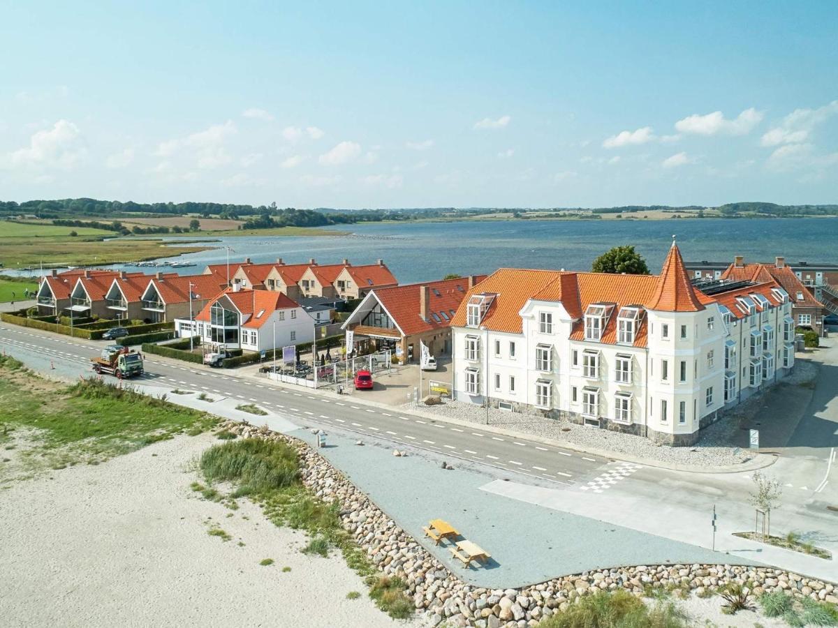 6 Person Holiday Home On A Holiday Park In Hejls Buitenkant foto